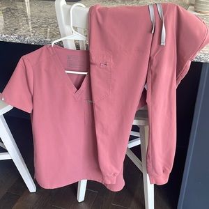 FIGS MAUVE JOGGER SET